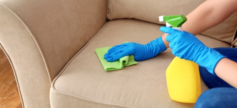 ᐅ Sofa Reinigen Mit Diesen 7 Tipps Gelingt Es Auf Jeden Fall